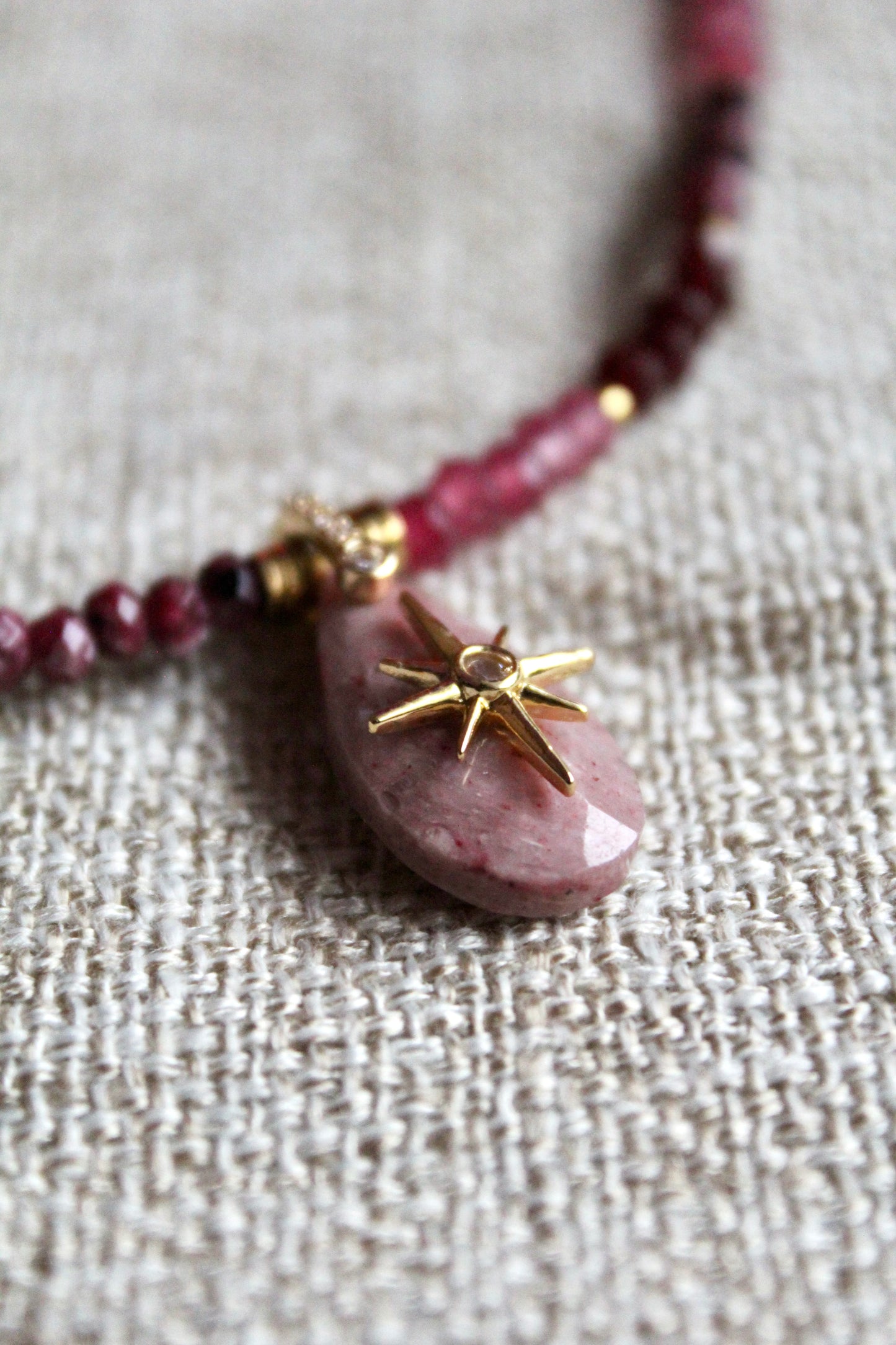 Collier Talisman Grenade