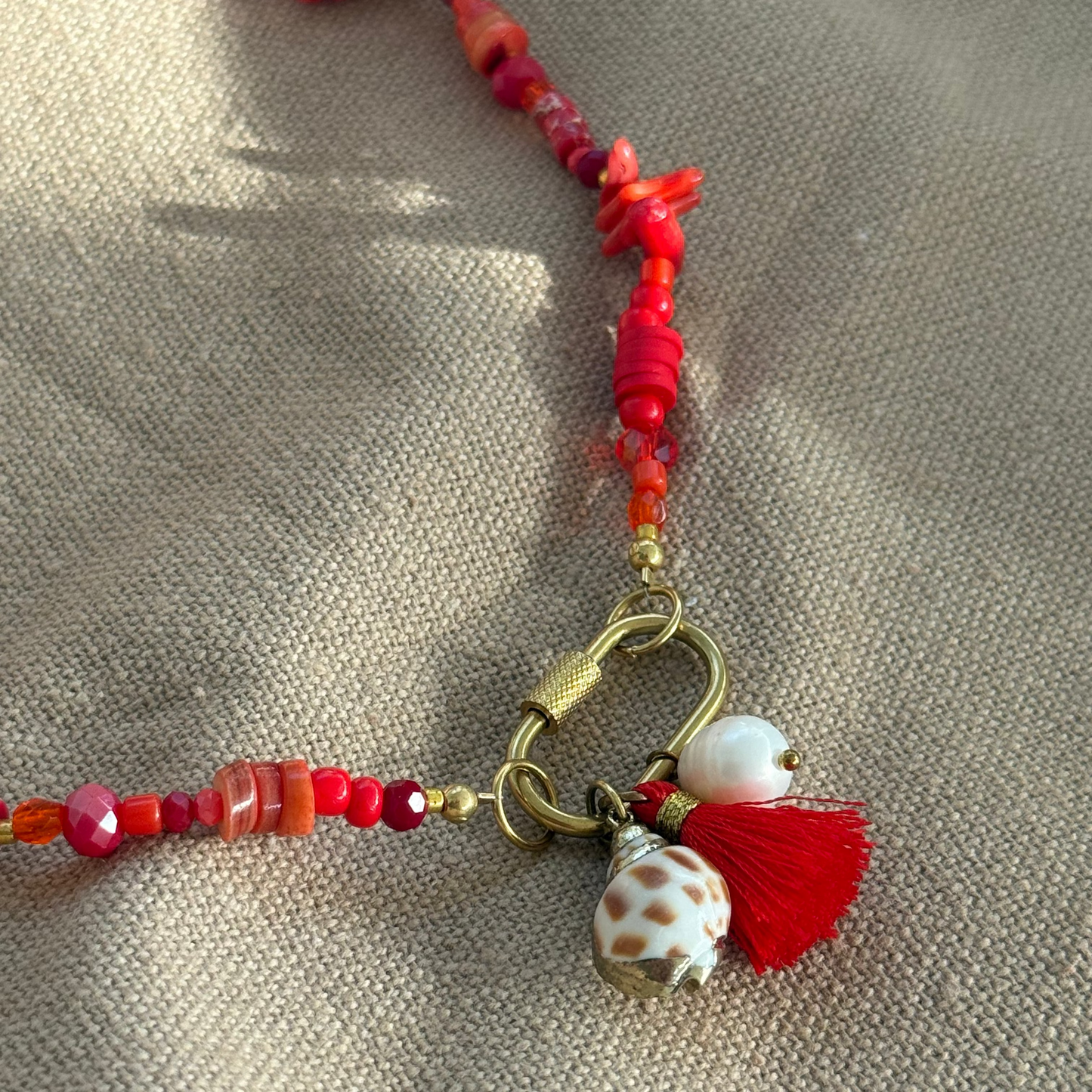 Collier Cairns