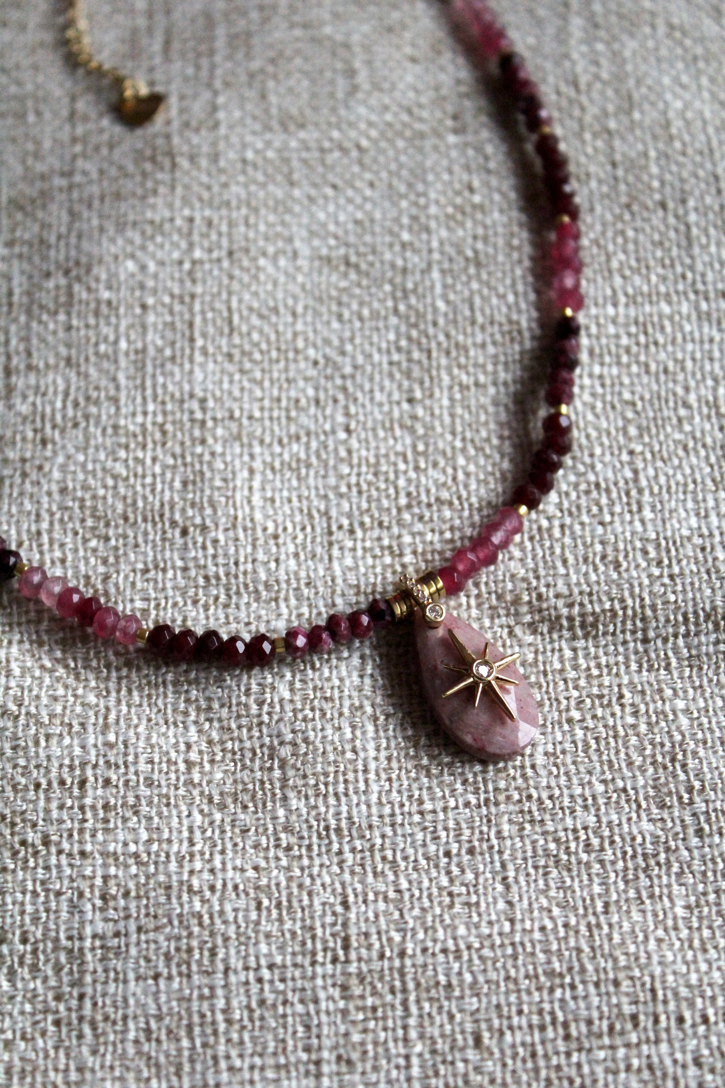 Collier Talisman Grenade